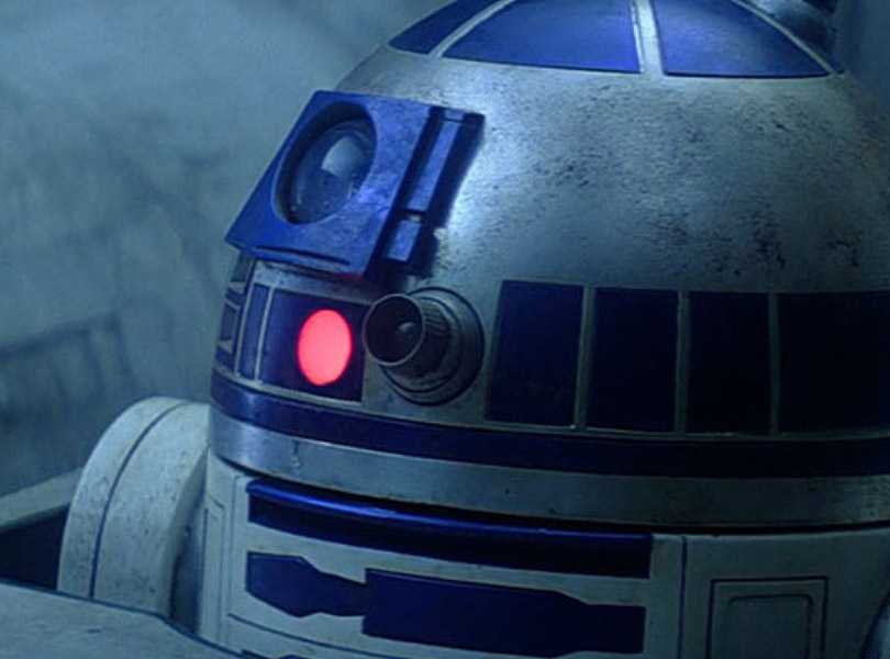 Top 5 Scenes in Star Wars Featuring R2D2